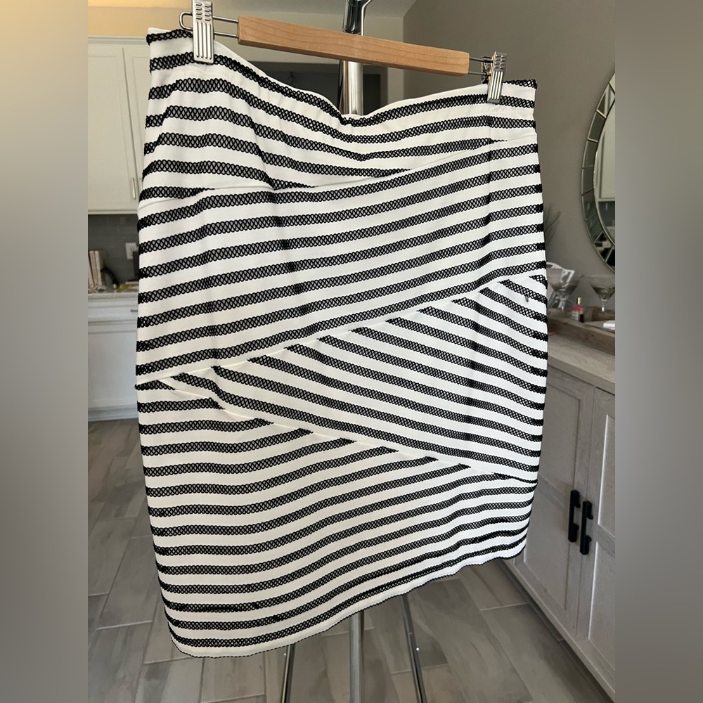 TRIBAL - black and white skirt